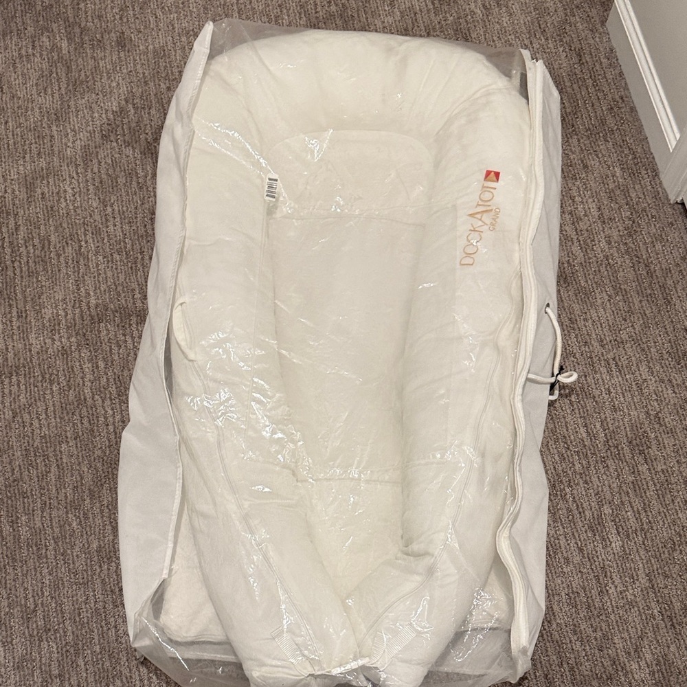 DockATot Grand - White